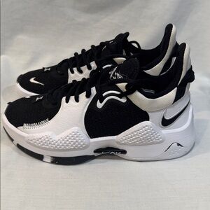 Paul George PG 5 TB Black and White Athletic Sneakers, Boys size 4